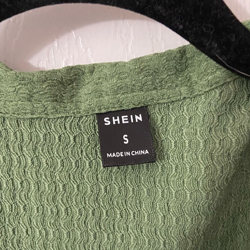 Men’s button down - Picture 2 of 4